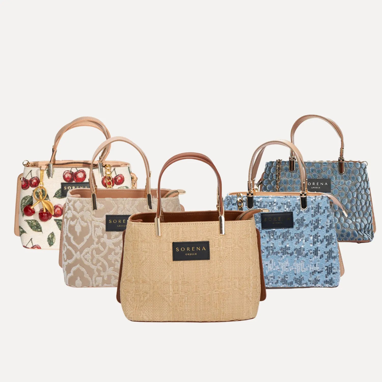 Sorena Greece Galleria Bag Kollektion handgefertigte Abend und Freizeittaschen aus Griechenland in Jacquard Pailletten und Naturstroh, vegane Statement Tasche mit goldfarbener Kette, limitierte Galleria Edition SIMORA Schweiz