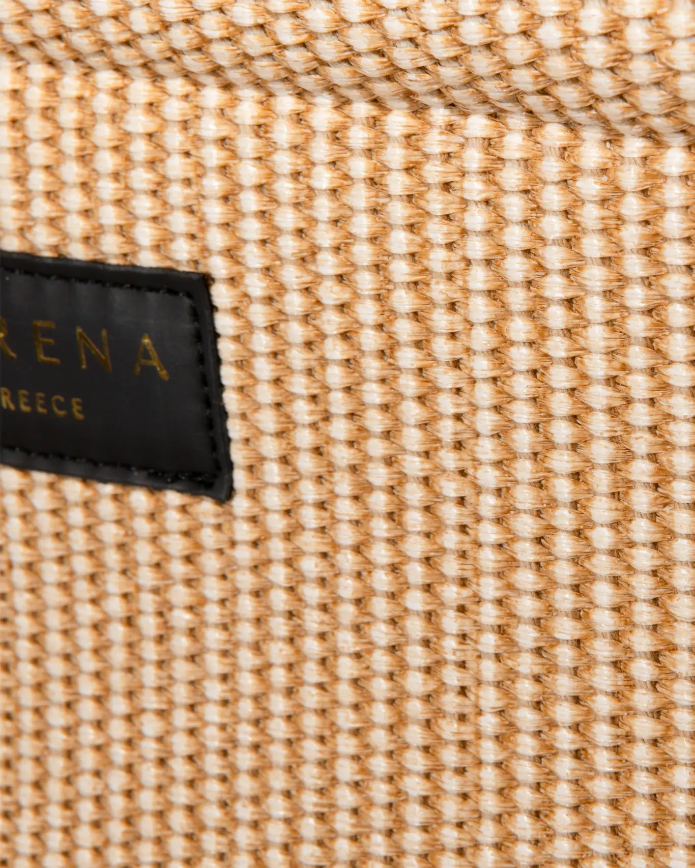 Nahaufnahme Irida Medium Tote Bag Sorena Greece, Naturtstroh Flechtstruktur Warmton Beige Detailansicht handgefertigtes Textil.