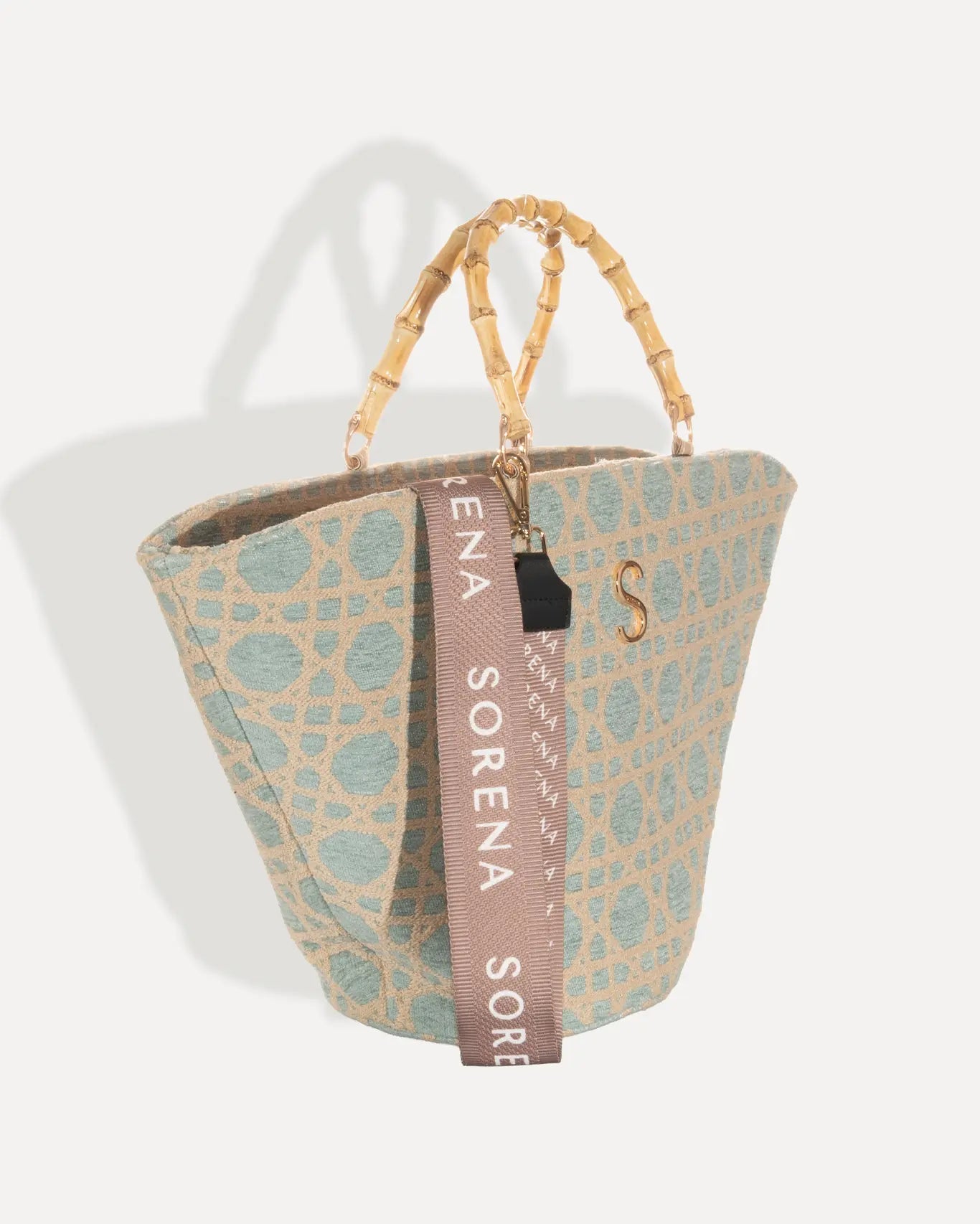 Rechte Seite Oceanis Medium Basket Bag Sorena Greece, Ozean inspirierter Jacquard Blau Beige Korbstruktur handgefertigt Griechenland