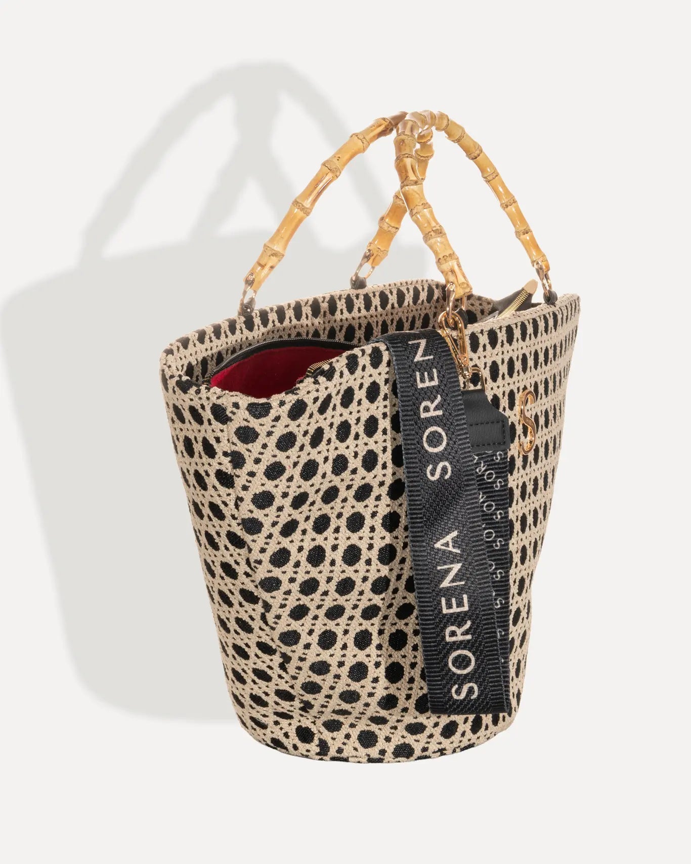 Rechte Seite Positano Medium Basket Bag Sorena Greece, Korbstruktur handgefertigt Reißverschluss Metalldetails Mediterran Tasche