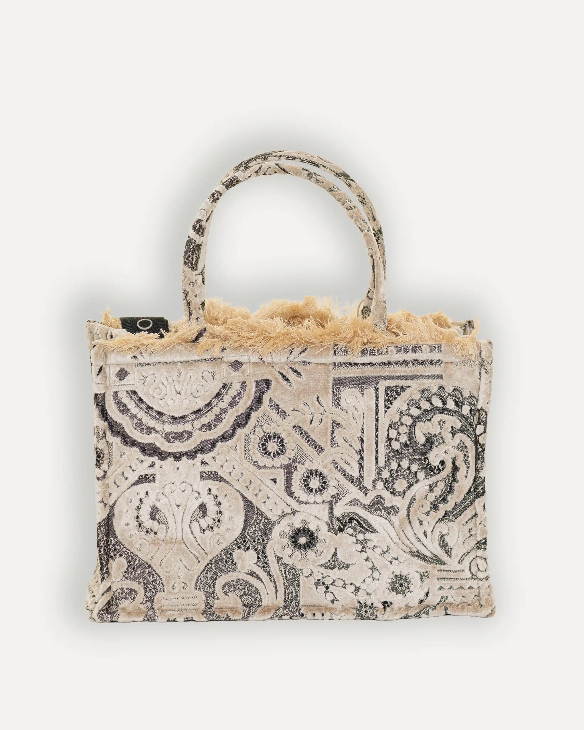 Rückansicht einer großen SORENA Tote Bag mit geometrischem Muster – vegane shopper tasche für Damen, ideal für Alltag und Business. Limitierte designer bag aus Griechenland, jetzt in der Schweiz erhältlich.