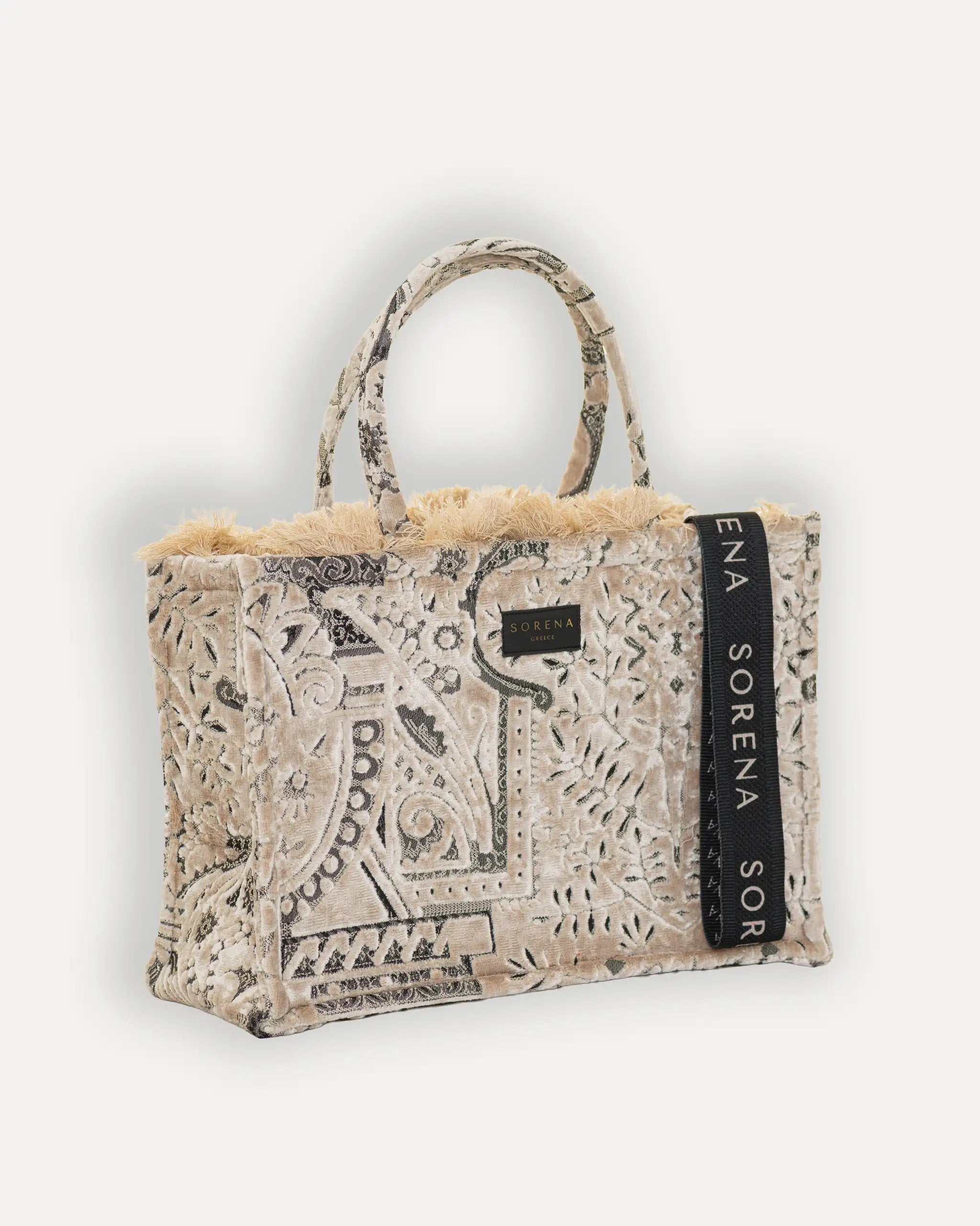 Seitenansicht rechts einer grossen SORENA tote bag mit Reißverschluss – elegante shopper tasche für Damen, ideal für City Looks und Office Outfits.