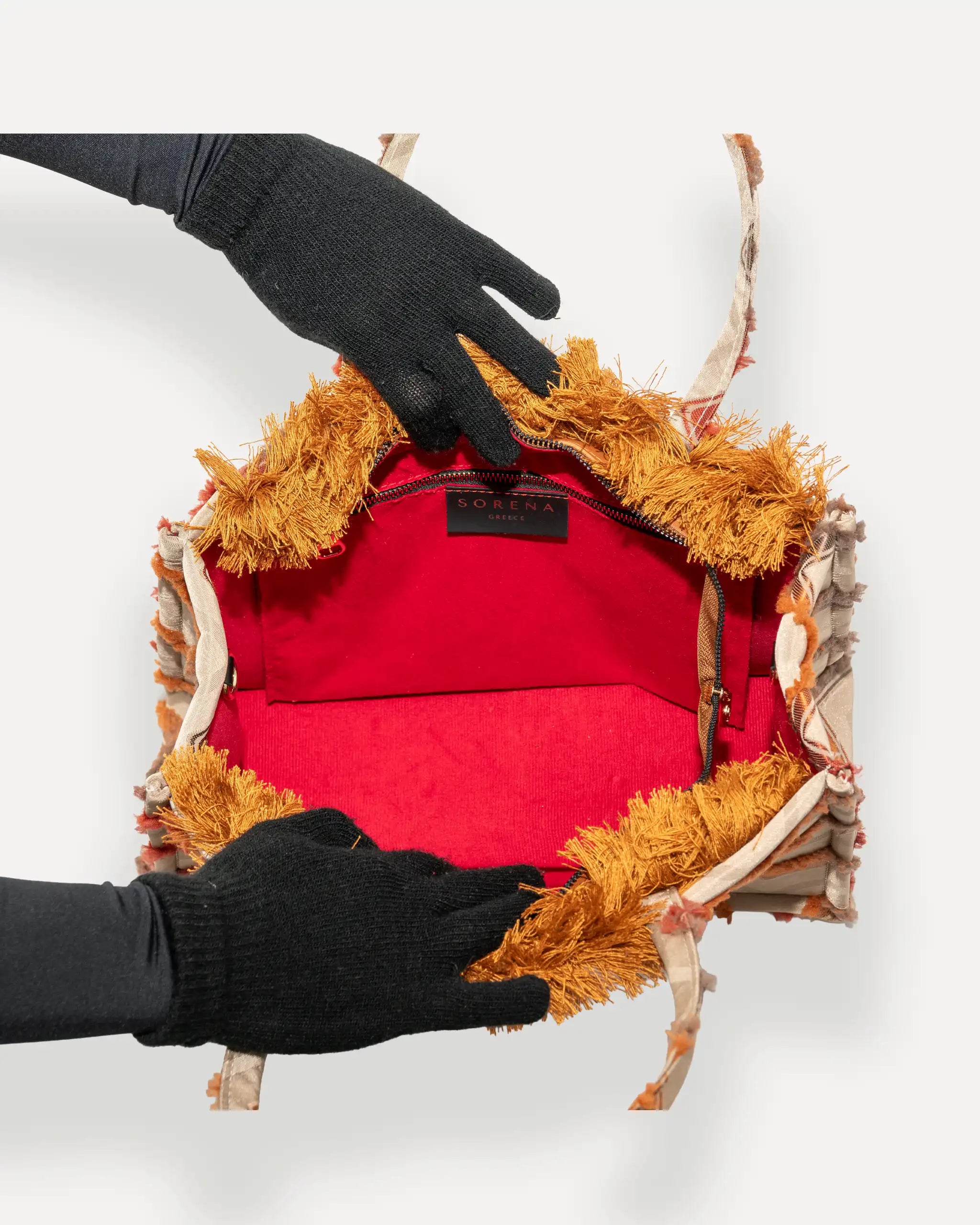 Innenansicht der Sorena Greece Medium Tote Bag – geräumiger Stauraum für Alltag und Büro, ideale shopper bag mit mediterraner Herkunft, handgemachte tasche aus griechenland bestellen.