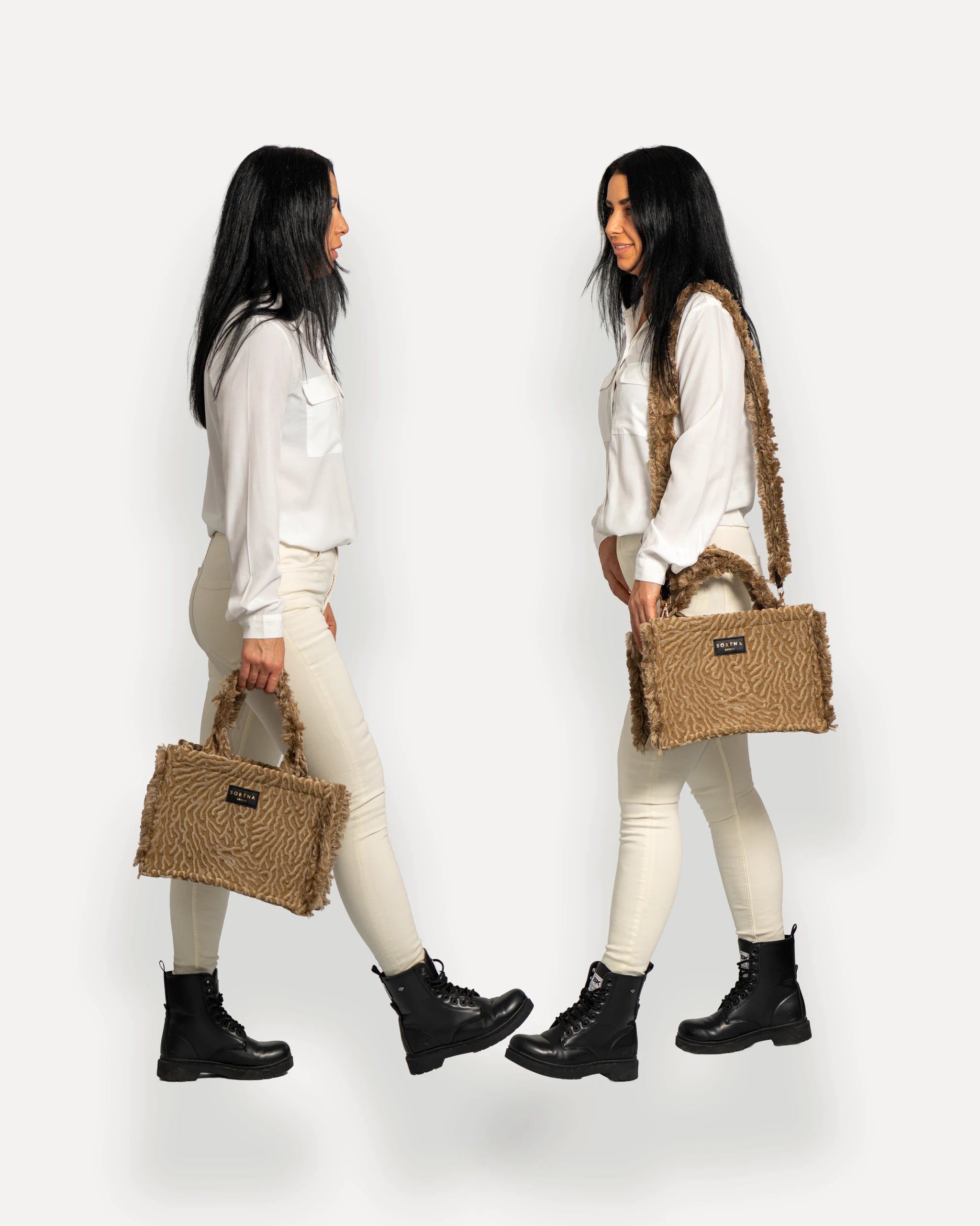 Zwei Modelle mit SORENA shopper bags – limitierte designer bags für Damen, handgemacht in Griechenland, jetzt online kaufen bei SIMORA Schweiz. Taschen mit Geschichte und Stil.