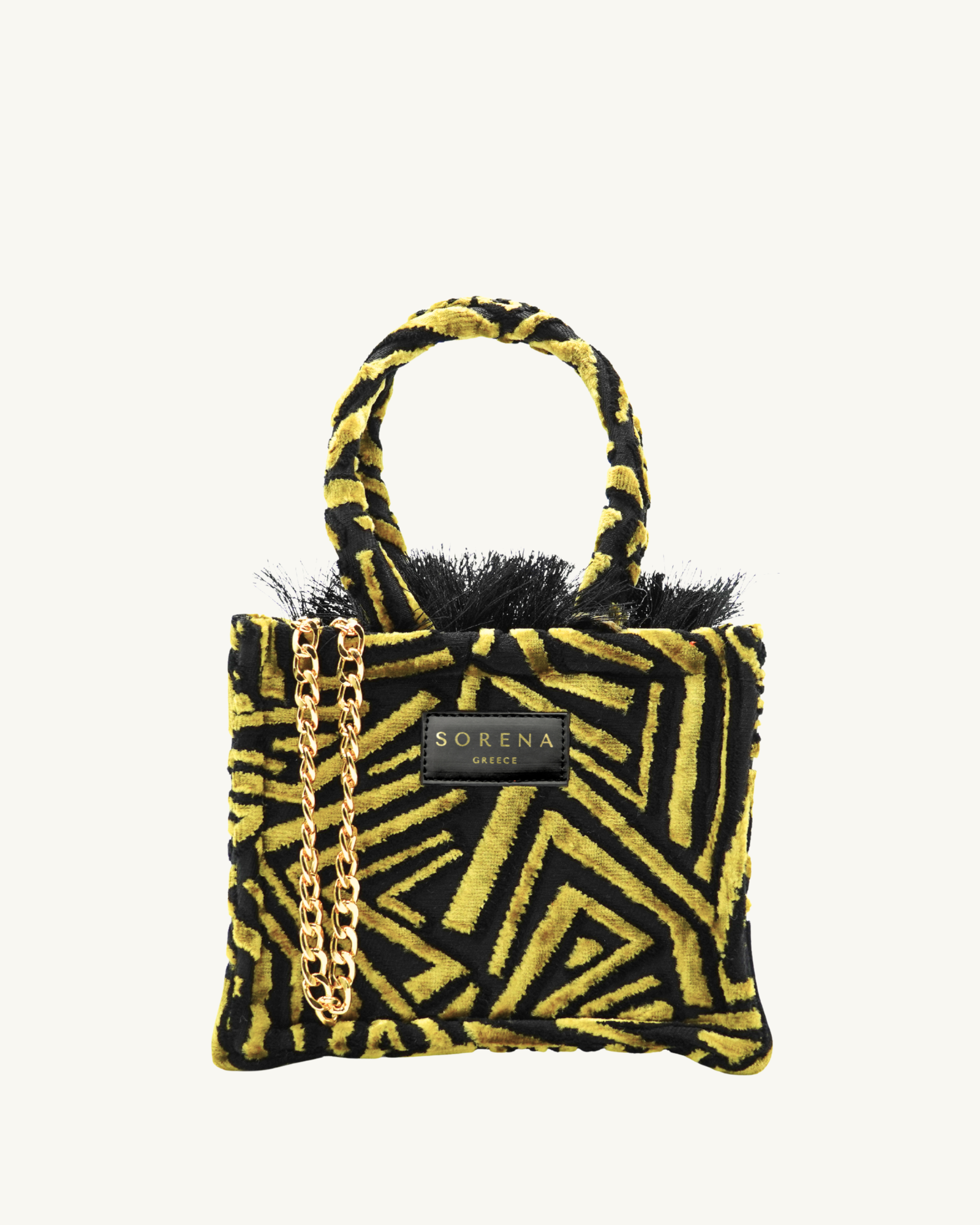 Handgemachte SORENA Mini-Tasche SYLVANA mit geometrischem Muster in schwarz-gold – nachhaltiges Design exklusiv bei SIMORA, Frontansicht