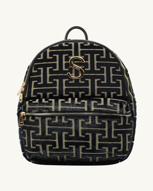 Handgemachter SORENA-Rucksack ANDRO mit geometrischem Muster in schwarz-gold – nachhaltiges Design exklusiv bei SIMORA, Frontansicht