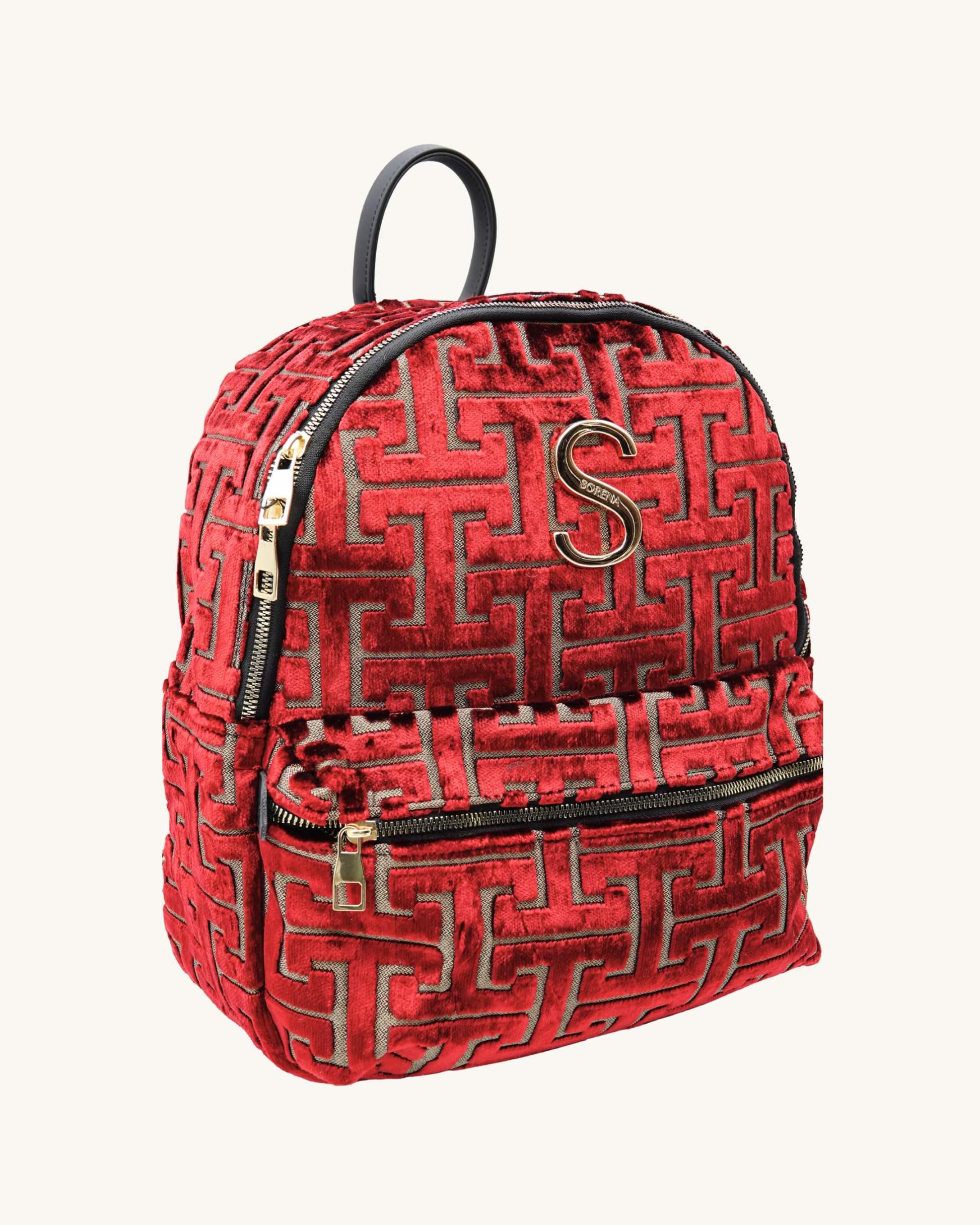 Seitliche Perspektive des nachhaltigen SORENA-Rucksacks in rot-gold – handgefertigtes Accessoire aus dem SIMORA-Shop