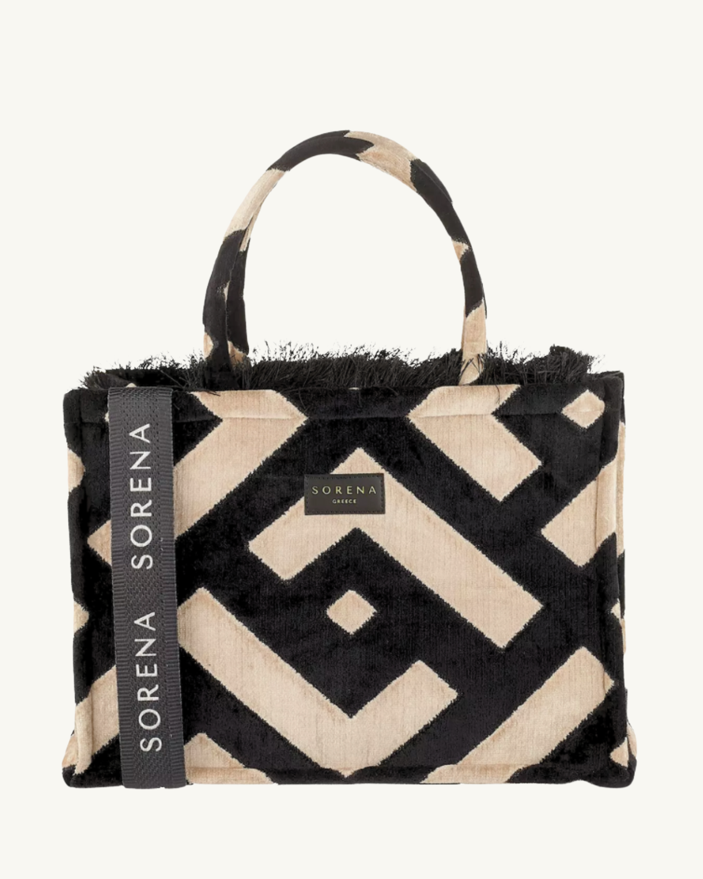 GLORIA Shopper frontal mit hängendem SORENA-Gurt – geometrisches Design, vegan & handgemacht, stilvoll kombiniert