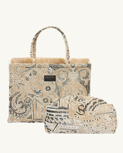 ANGELINA Shopper frontal – strukturierte Oberfläche, Fransen & Ornament-Design in Schwarz-Beige, handgefertigt