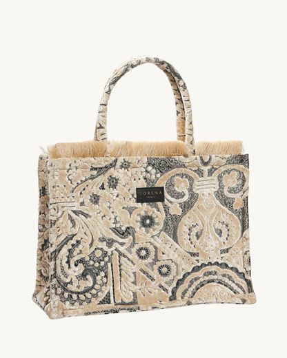 ANGELINA Tasche rechts – geometrisch-florale Muster, Fransen & klare Linien, nachhaltig in Griechenland gefertigt