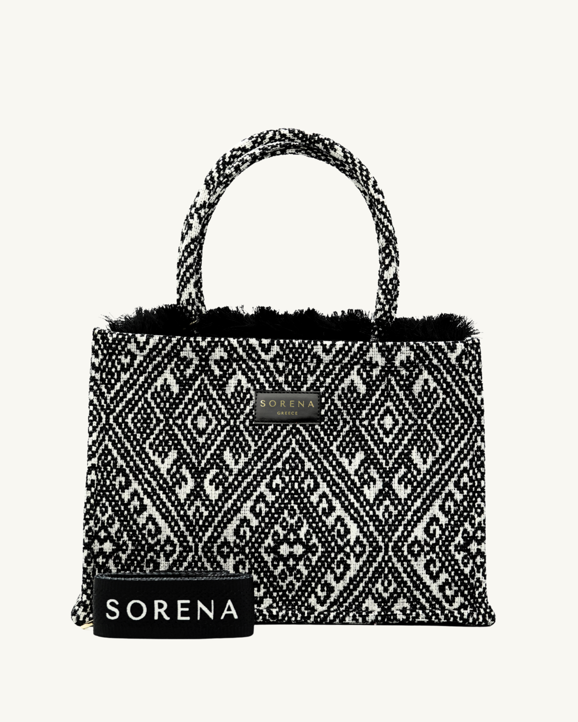 Frontansicht der SORENA ROXANI Shopper – handgemacht aus veganem Material mit strukturierter Textur und grafischem Muster in Schwarz-Weiß, nachhaltig produziert für Frauen mit Stil und Charakter.