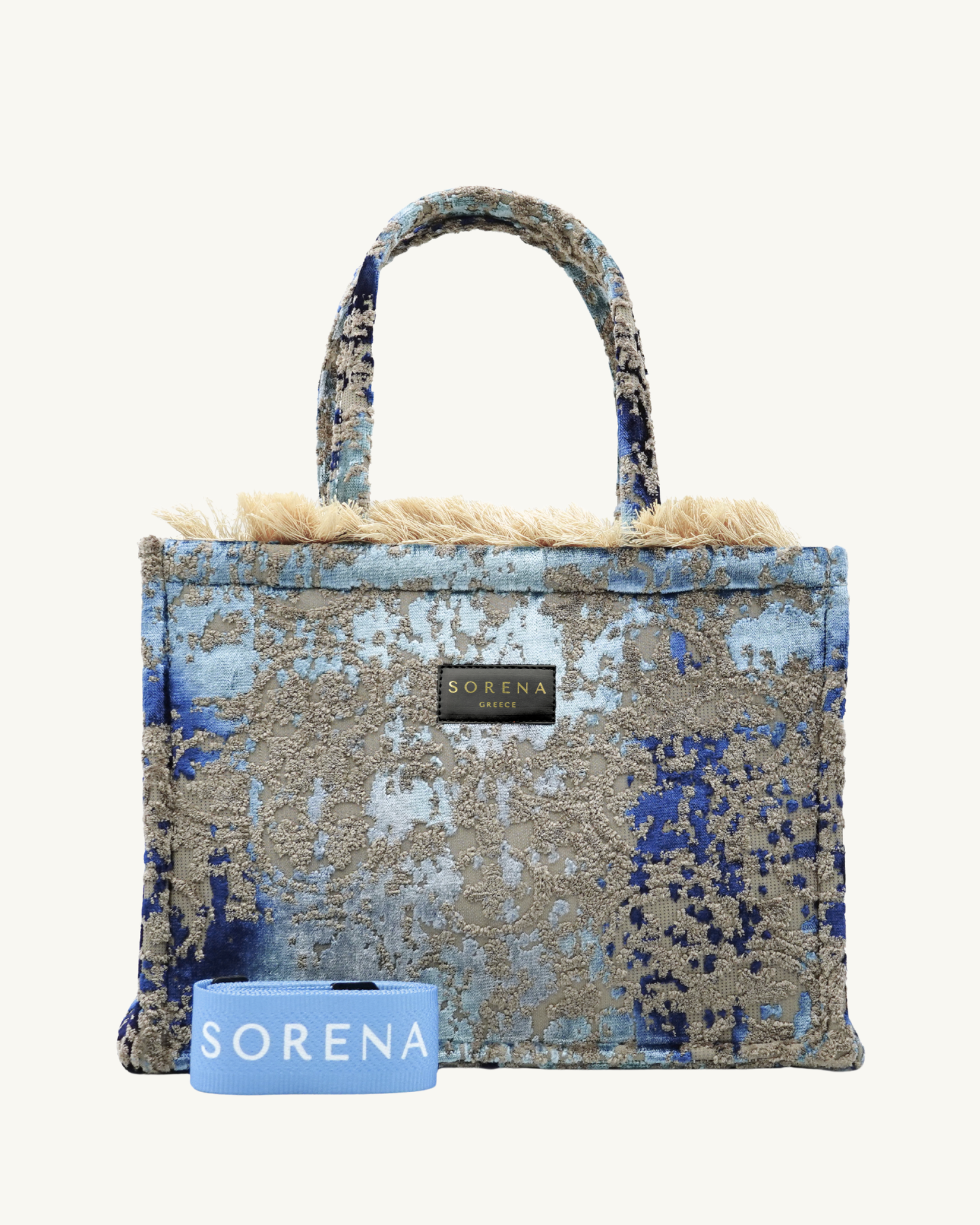 Frontansicht der SORENA THALASSINI Shopper – handgemacht aus veganem Material mit strukturierter Meeresoptik in Blau-Sand, nachhaltig produziert für Frauen mit Stil und Gelassenheit.