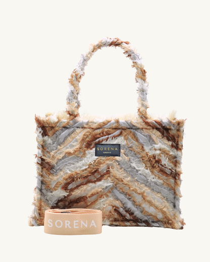 TIFFANY Shopper frontal – strukturierte Oberfläche mit federartigem Zickzack-Muster, stabile Henkel & Markenlabel