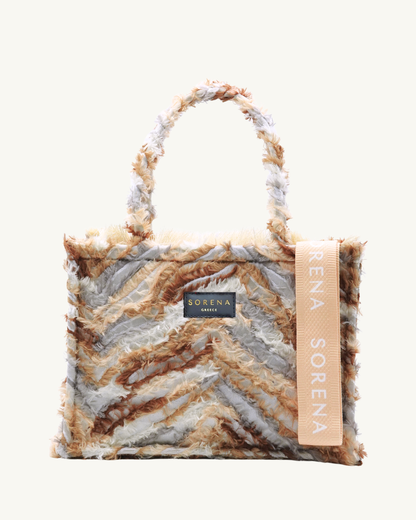 TIFFANY Shopper frontal mit hängendem SORENA-Band – Zickzack-Muster, flauschiges Finish & vegane Materialien