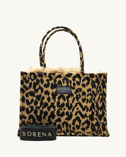 WILD Shopper frontal – ikonisches Leopardenmuster mit Fellbesatz, stabile Henkel & Markenlabel, nachhaltig gefertigt