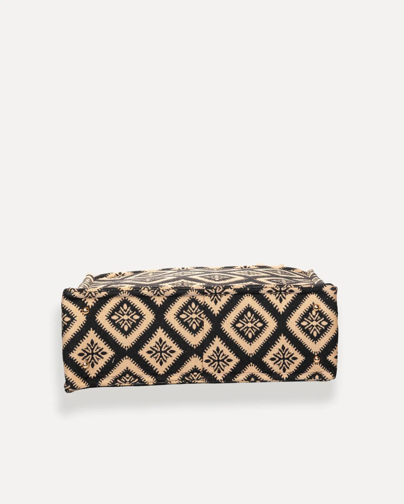 Bodenansicht Cycladitissa Large Tote Bag Sorena Greece, stabiler Jacquard Boden in Schwarz Beige, strukturierter Untergrund für optimale Standfestigkeit.