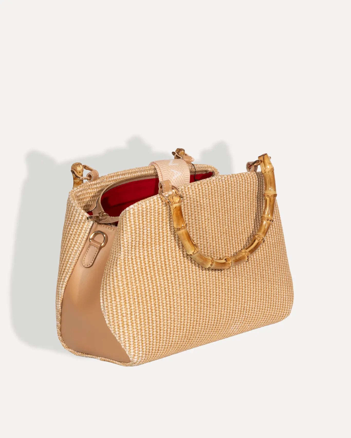 Rückseite Irida Shoulder Bag Sorena Greece, Stroh Schultertasche Rückseite goldfarbene Kette handgefertigte Qualität