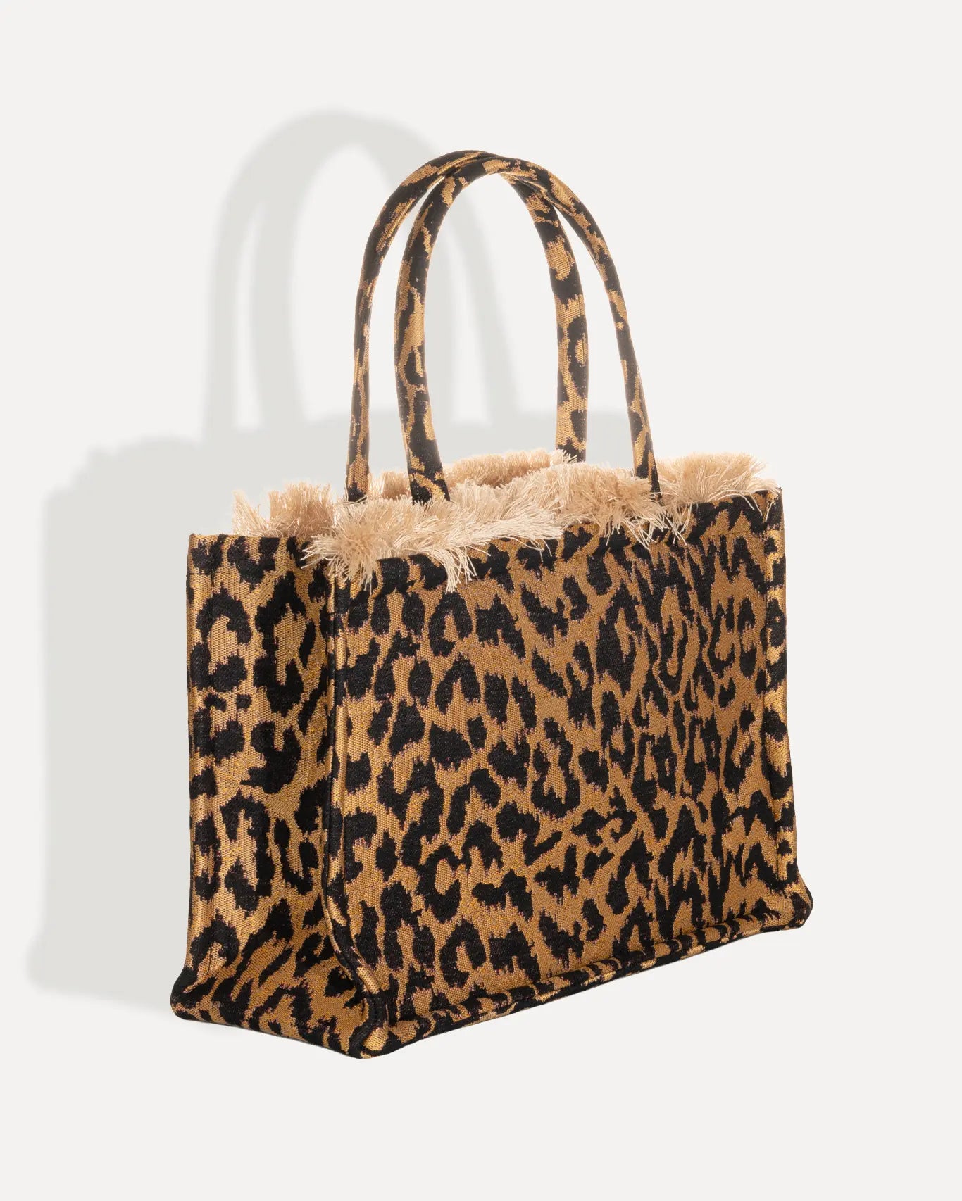 Rückansicht der Sorena Greece Medium Tote Bag – tote bag mit gelbem Leopard-Print und Fransen, elegante shopper bag für Damen, bags schweiz mit mediterranem Flair.