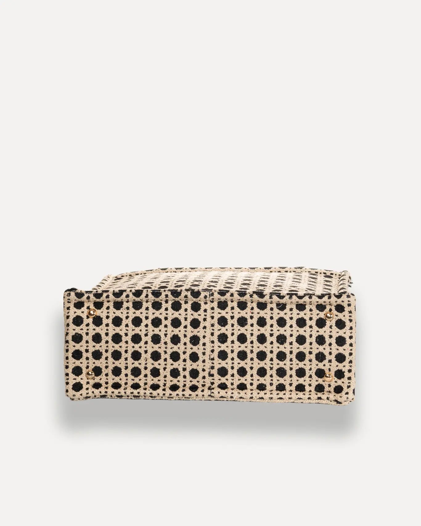 Bodenansicht Madalena Medium Tote Bag Sorena Greece, stabiler Boden mittlerer Shopper handgefertigt Unterseite.