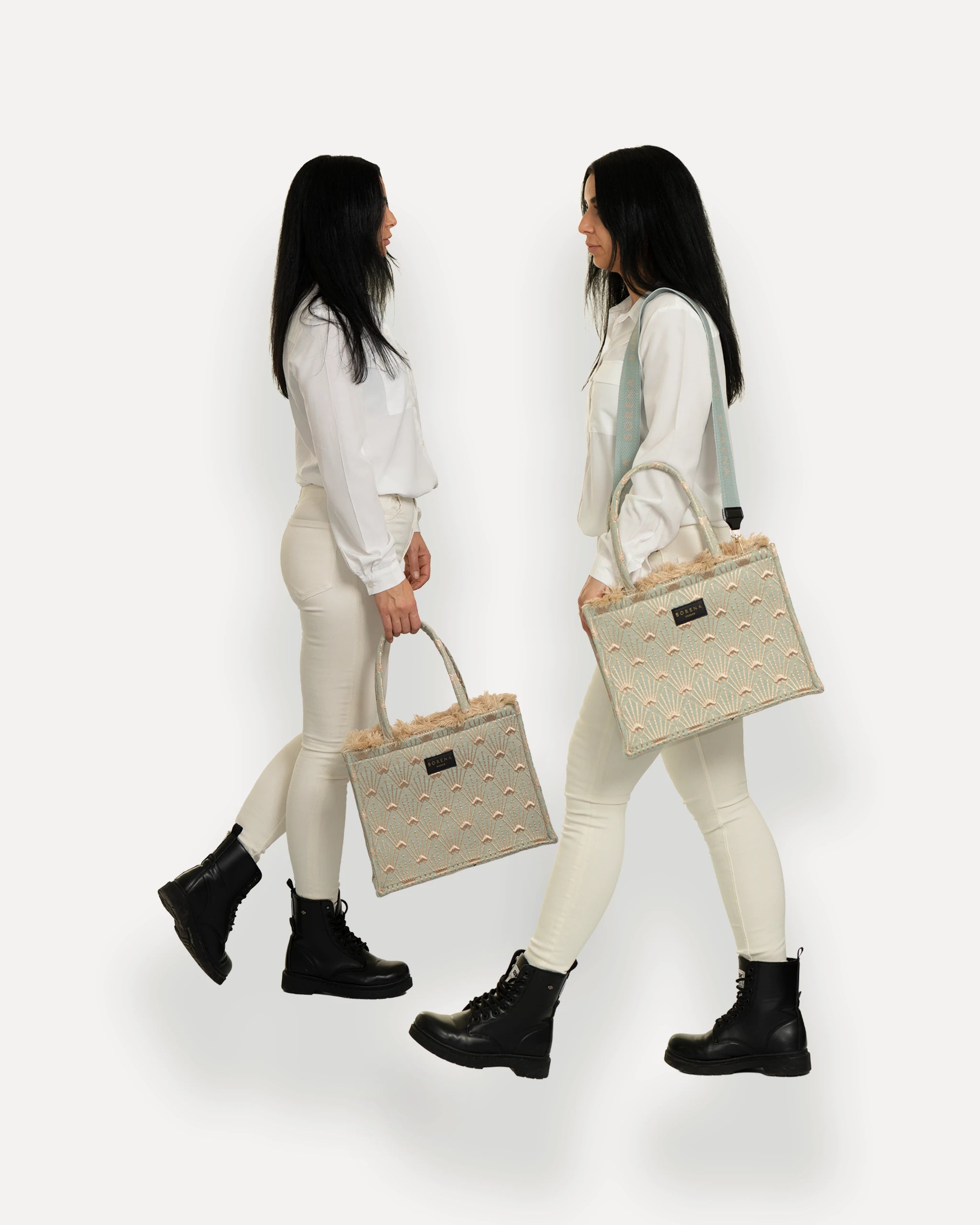 Sorena Greece Tote Bag in zentraler Pose – große tote bag mit Fransen, Label und Branding, perfekte handtasche für Dinner & City, sorena greece bag kaufen schweiz.