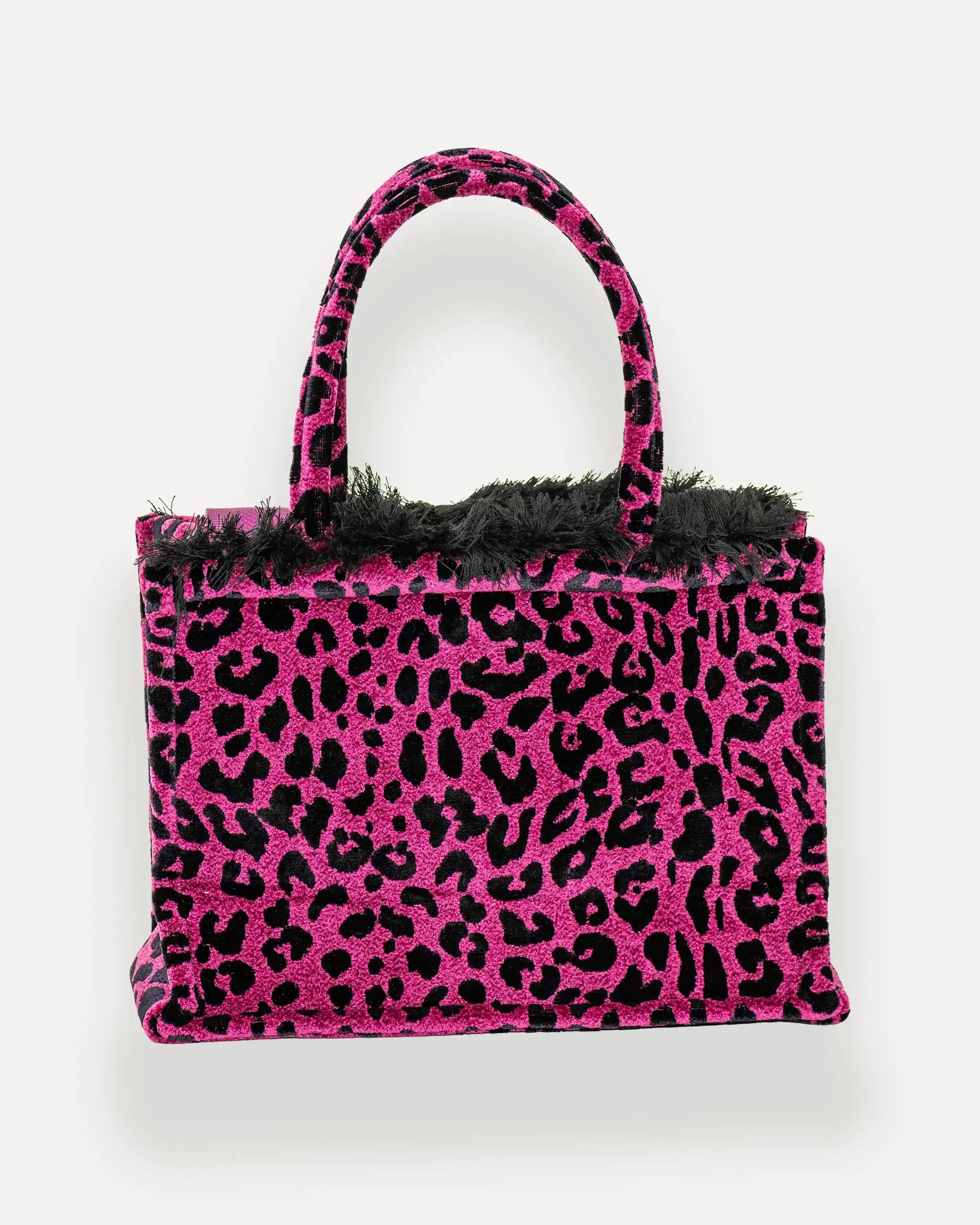 Rückansicht der Sorena Greece Medium Tote Bag – tote bag mit pink-schwarzem Leopard-Muster und Fransen, stylische leo tasche für Damen, bags schweiz mit mediterranem Flair.