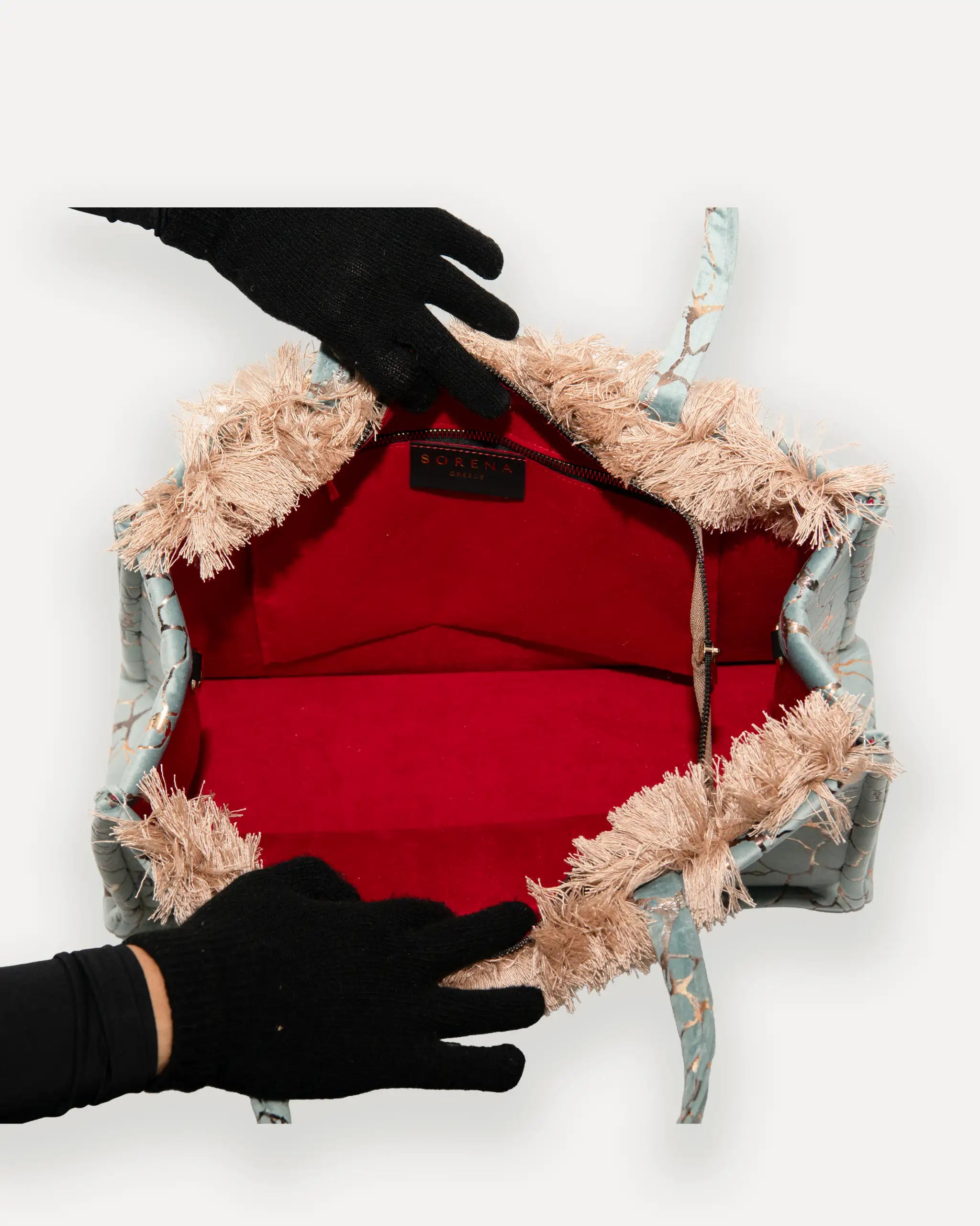 Innenleben der grossen SORENA tote bag – geräumige Fächer, Reissverschluss, funktionale Aufteilung. Nachhaltige shopper tasche für Damen mit Stil, Swiss Trust und schneller Lieferung.