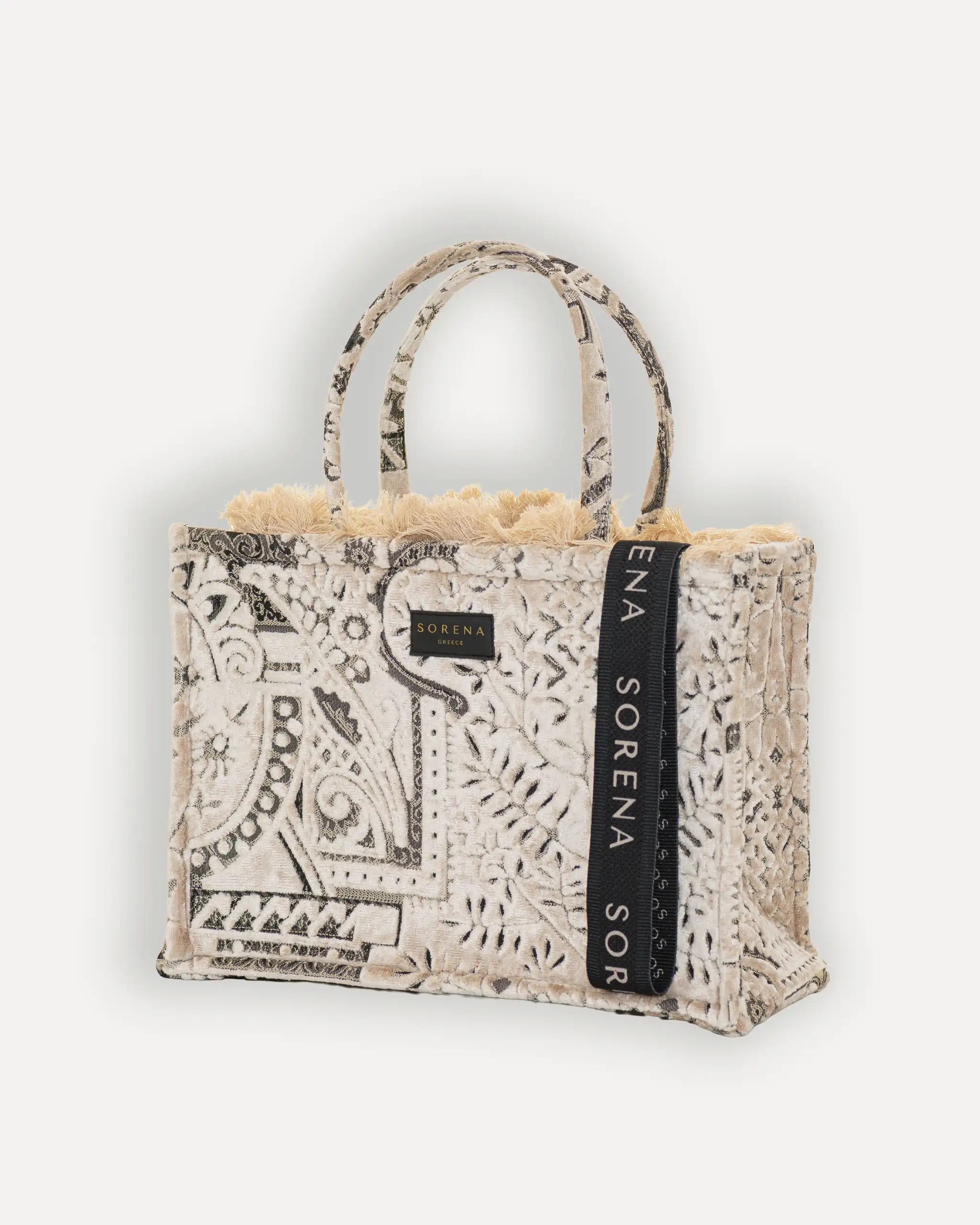 Linke Seitenansicht der SORENA shopper tasche – handgemachte tote bag mit Struktur, vegane Materialien und mediterraner Herkunft, exklusiv bei SIMORA Schweiz.