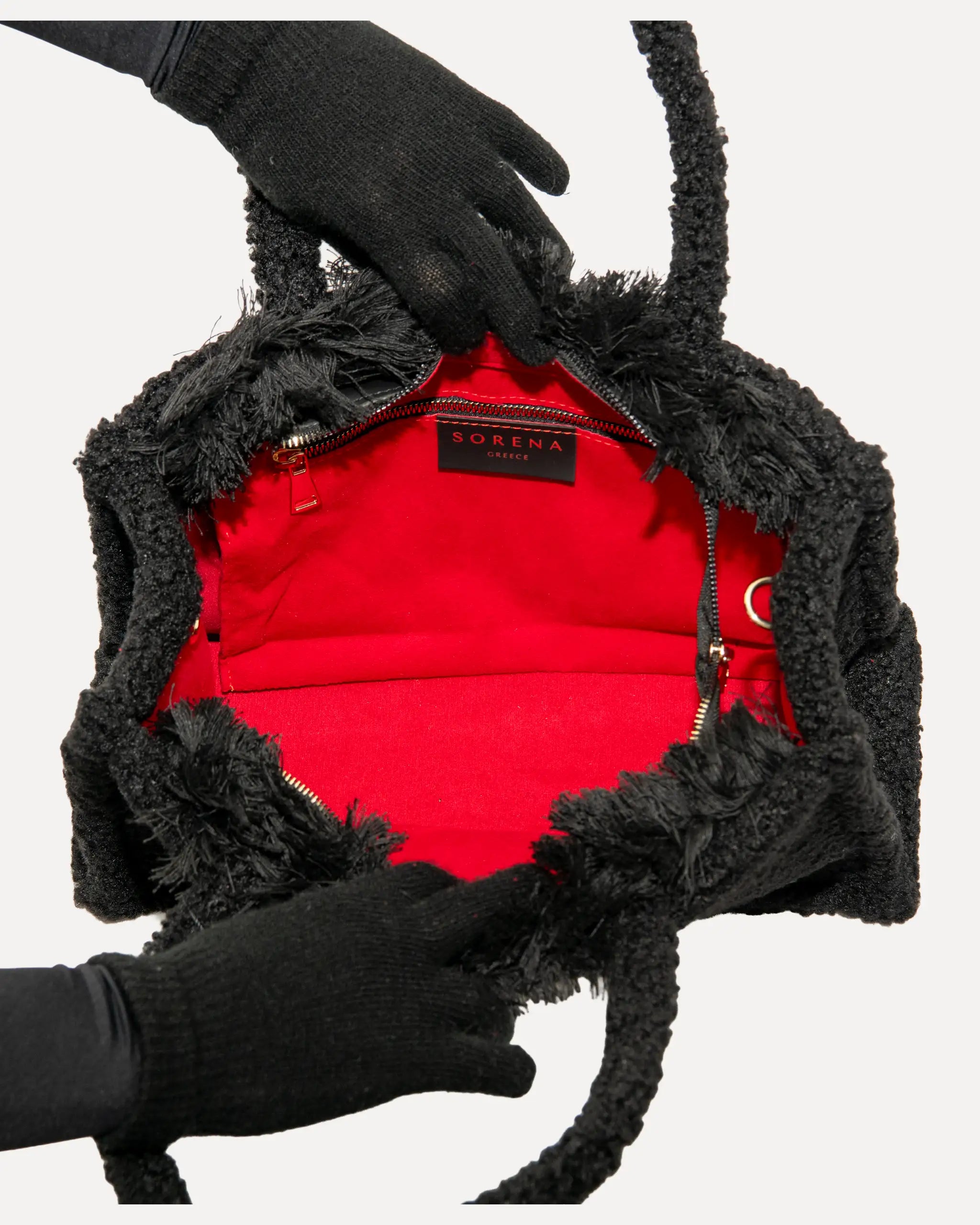 Innenansicht der Sorena Greece Medium Tote Bag – geräumiger Stauraum für Alltag und Büro, ideale shopper bag mit winterlichem Charakter, bags schweiz mit Funktion und Stil.