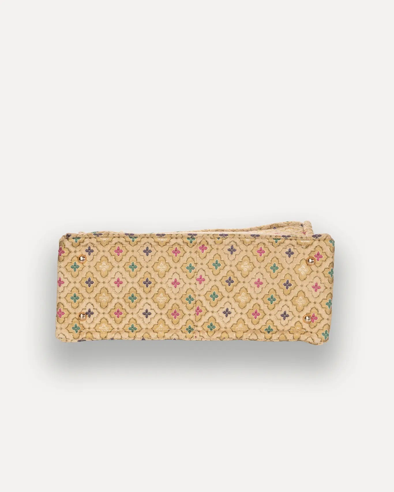Bodenansicht Thea Medium Tote Bag Sorena Greece, stabiler Boden mittlerer Shopper Unterseite handgefertigt Griechenland.