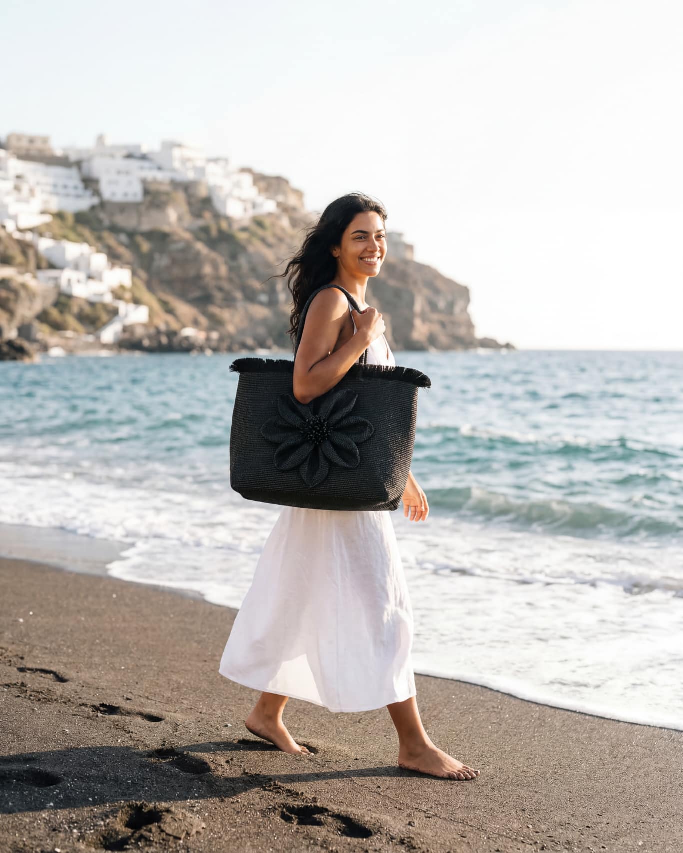 Falbala Strandtasche schwarz Stroh Blume Fransen XXL handgewebt Sorena Griechenland vegan Beach Bag Sommer SIMORA Schweiz
